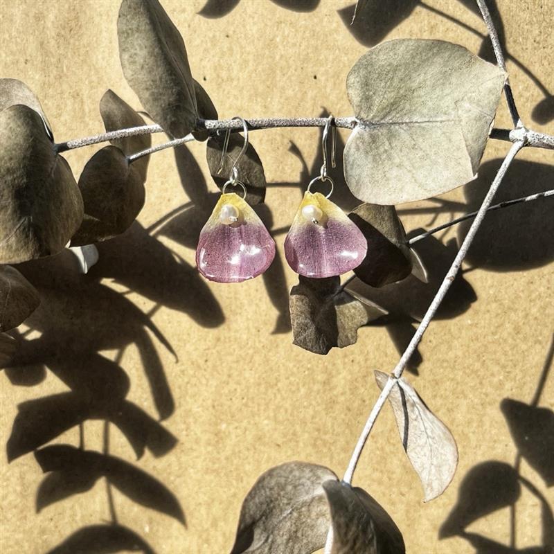 Lola Grant Jewellery - Miniature Orange rose hoops with keshi pearls and real silver